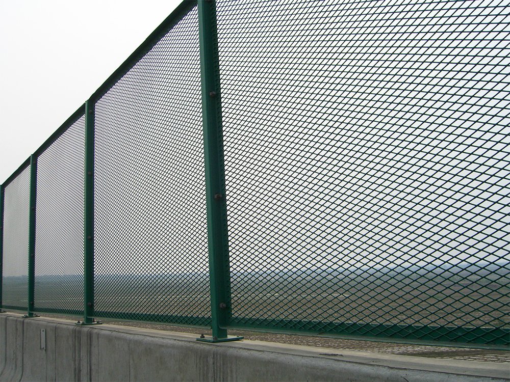 河池钢板网护栏 河池钢板护栏