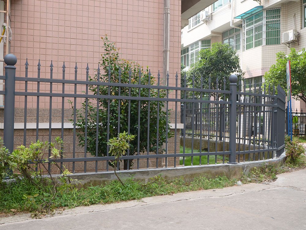 阿拉善锌钢栏杆 阿拉善锌钢围墙栏杆