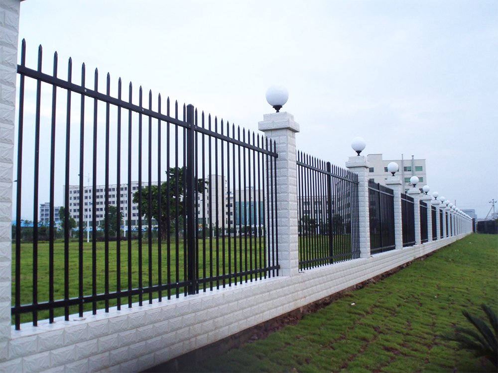 林芝双横梁锌钢护栏 林芝锌钢护栏