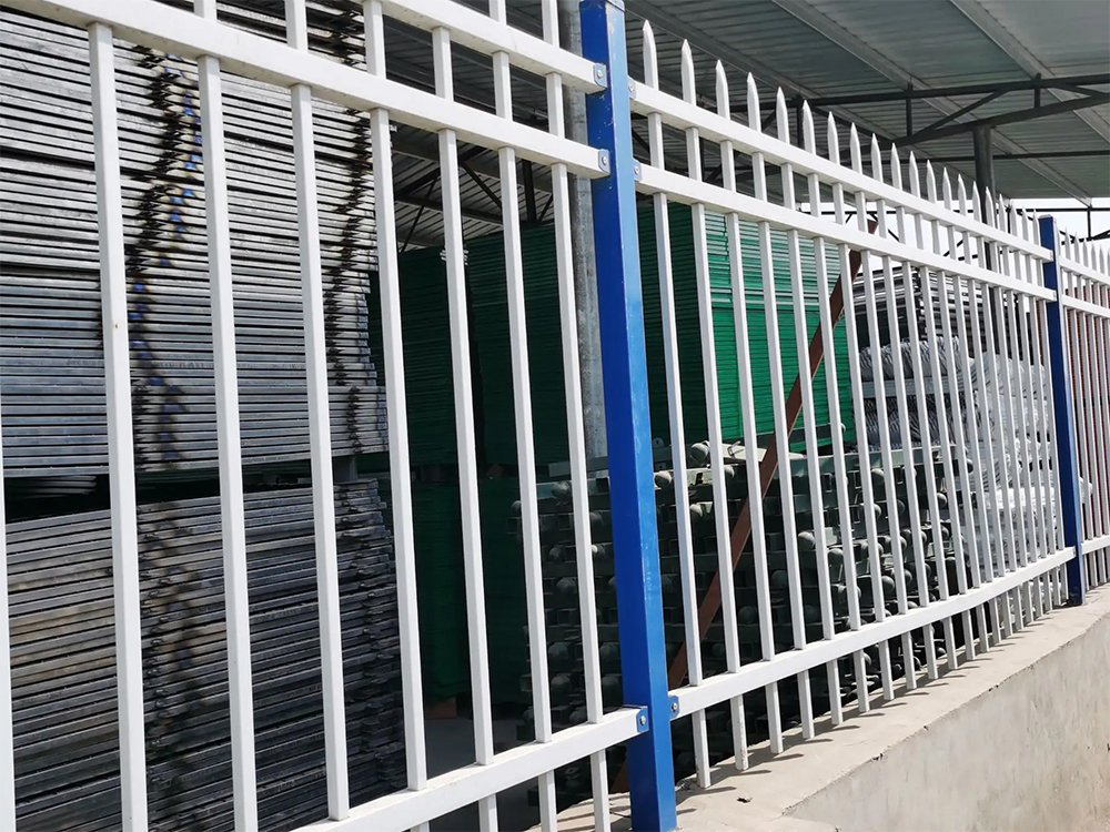 本溪三横梁锌钢护栏 本溪锌钢护栏