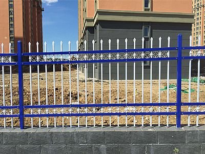内蒙古四横梁锌钢护栏