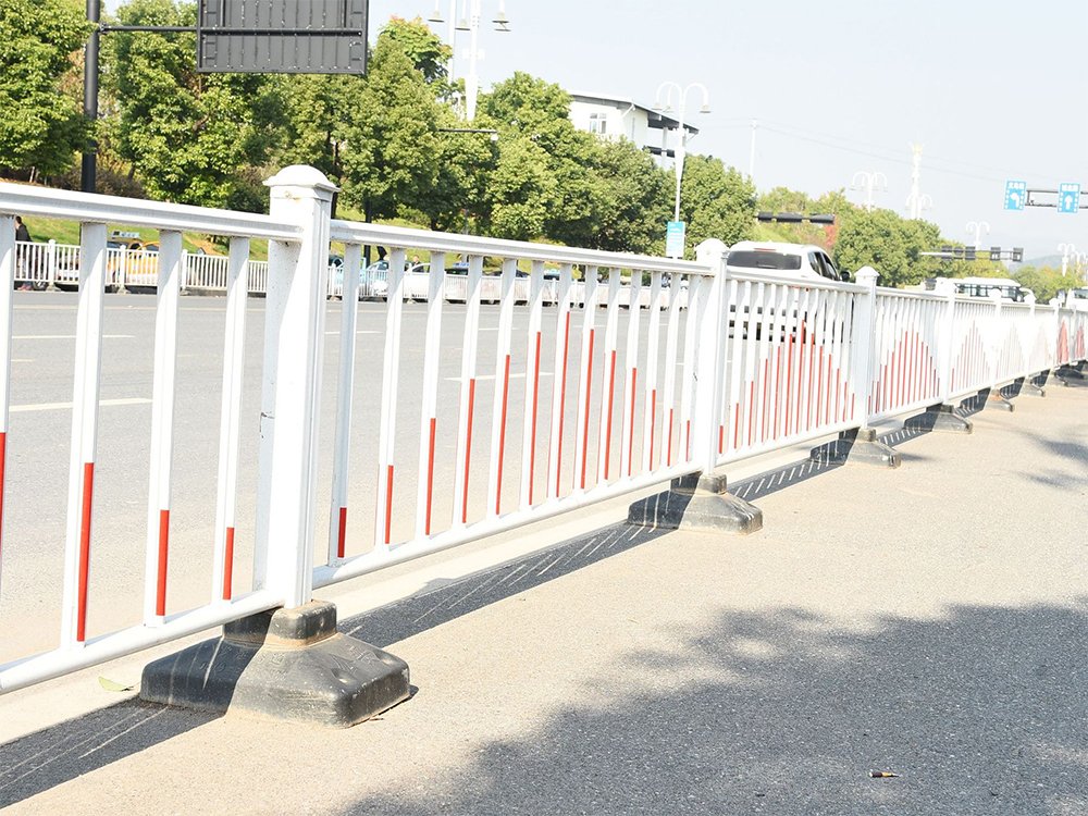 鹰潭机非隔离护栏 鹰潭市政隔离护栏