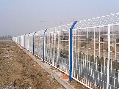 长春马路护栏网价格 篮球铁丝网 公路护栏网片