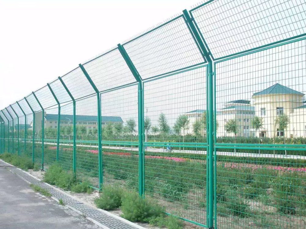 自贡公路两侧护栏网